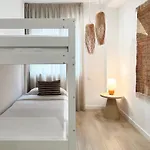 By Olala Homes Apartman