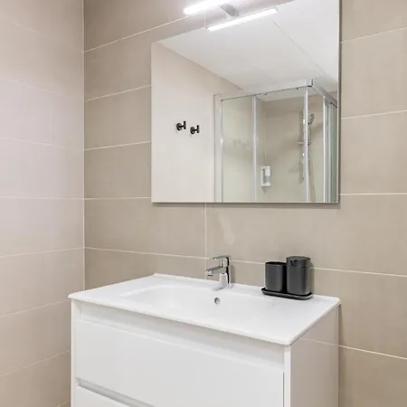 By Olala Homes Апартаменти *