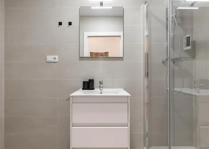 By Olala Homes * 칼레라